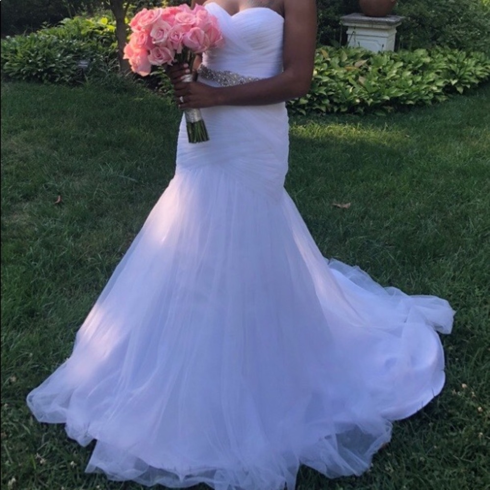Beautiful Wedding Dress - Picture 1 of 7